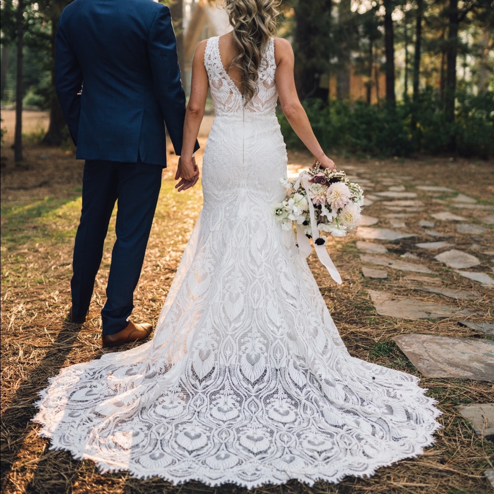 Pronovias - Lace Wedding Dress